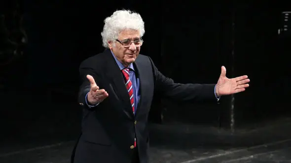 آهنگساز معروف خودش را زندانی کرد / او از کرونا می ترسد + عکس