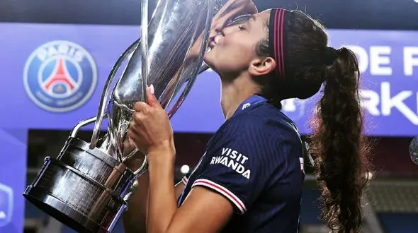 روی خوش فوتبال به ستاره افغانستان + عکس