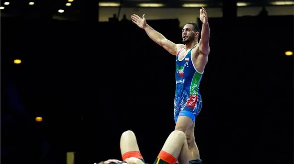 ساعت دقیق فینال عموزاد و آذرپیرا برابر کشتی گیران ژاپنی و آمریکایی