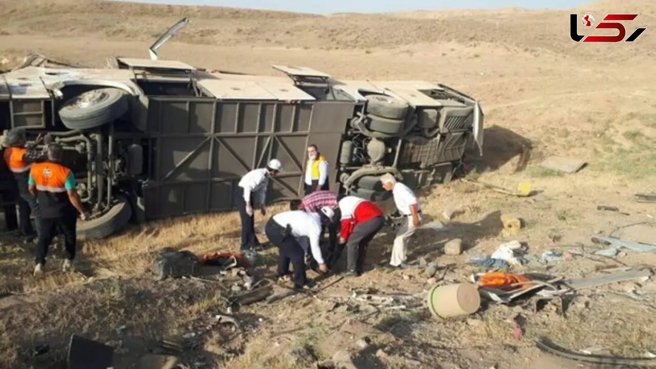حادثه مرگبار سقوط اتوبوس مسافربری/ 6 کشته و 27 زخمی در شرق پاکستان