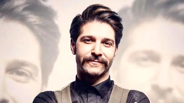 فیلم آواز باشکوه حمید هیراد ! / آهنگ « قسمت میدم پشت سر من گریه‌نکن» را زنده خواند !