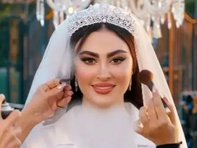 عکس ها / نگاهی به لوازم آرایشی گران قیمت مریم مومن در عروسی اش / اینجوری لقب زیباترین عروس دنیا رو  داماد بهش داد ...