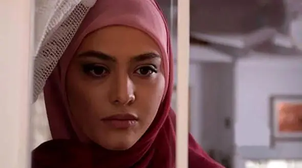 عکس خانوادگی ریحانه پارسا در ترکیه ! / مادر و پدر مطلقه به هم رسیدند !