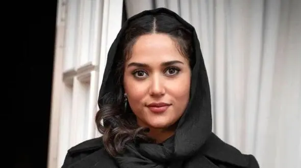  سرقت کیف پریناز ایزدیار در فرمانیه تهران + فیلم گفتگو با خانم بازیگر