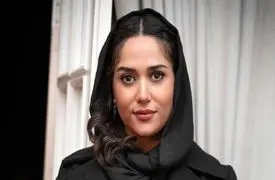  سرقت کیف پریناز ایزدیار در فرمانیه تهران + فیلم گفتگو با خانم بازیگر