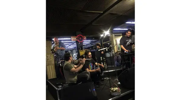 گفت و گو با داریوش صالح پور ، رهبر گروه "ضرب و فوت"