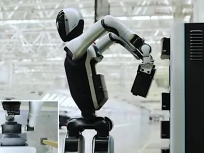 اولین ربات انسان‌ نما در دنیا با قابلیت تعویض خودکار باتری + فیلم