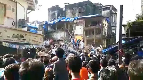 ریزش مرگبار ساختمان در بمبئی+تصاویر 