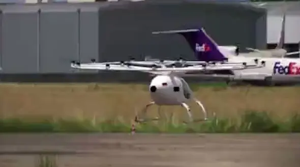 اولین تاکسی پرنده در فرانسه به پرواز در آمد + فیلم