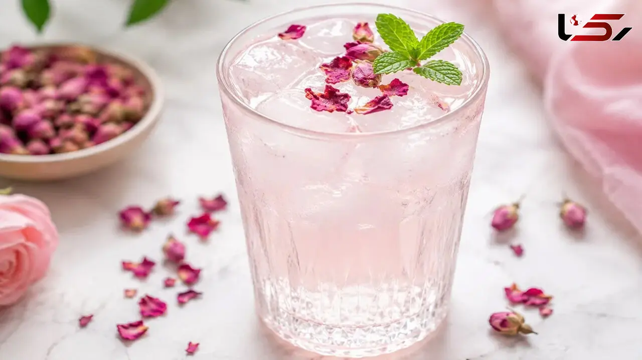 طرز تهیه شربت گلاب خانگی؛ نوشیدنی خوش‌ عطر و خنک برای روزهای گرم تابستان
