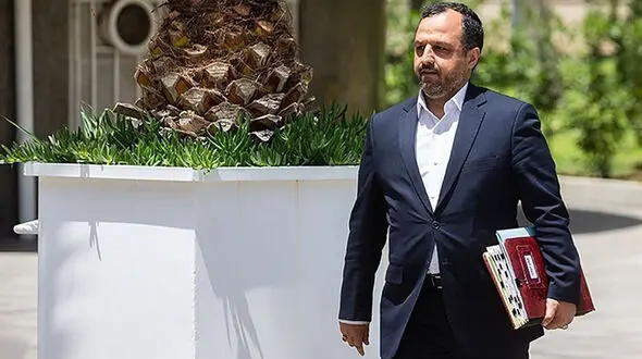 خاندوزی: 4 بانک‌ دولتی برای اولین بار از زیان‌ دهی خارج شدند