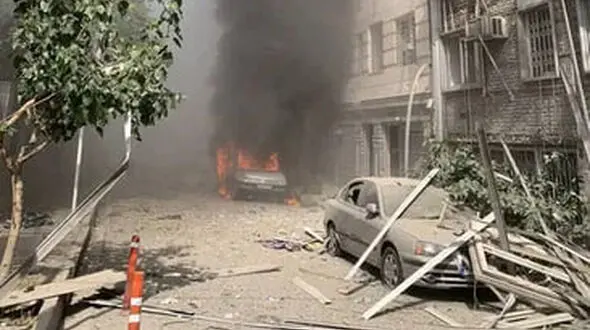 خسارت جنگ ۴۰ روزه به اقتصاد تهران/  تخریب ۸۰۰ واحد تجاری، ۴۴۰ واحد صنعتی و ده‌ها مرکز آموزشی و درمانی 