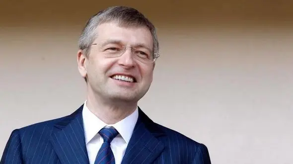 دستگیری مرد مشهور به خاطر کمک به ایران در دور زدن تحریم ها + عکس