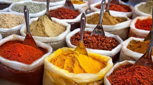 عطاری ها و فروشگاه های تجهیزات پزشکی زیر ذره بین معاونت غذا و دارو دزفول