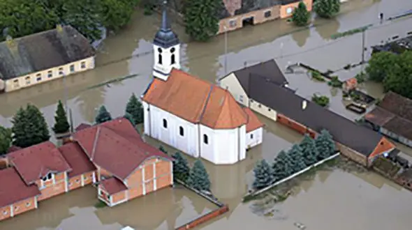 سیل، کرواسی را به زیر آب فرو برد + عکس