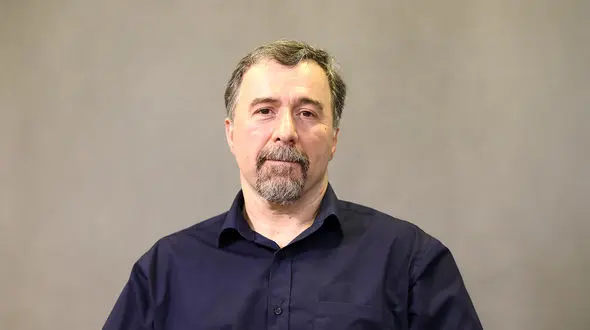 استاد تمام جامعه شناسی: 4500 خانواده در ایران در مراتب بالای قدرت هستند