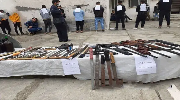 دستگیری 12 نفر از اراذل و اوباش خطرناک قائم شهر