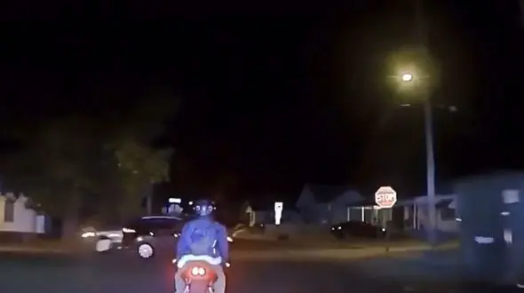 ببینید /  تبهکار فراری در فرار از دست پلیس در آتش سوخت / فیلم دلخراش 