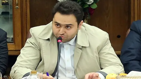 داماد حسن روحانی : خانواده روحانی از ۴ تا ماله‌کش نمی‌ترسد/ آشنا : تجمع غیر قانونی مشکل ناترازی‌ها را حل نمی‌کند