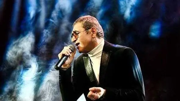 لغو کنسرت فریدون آسرایی در گناباد تکذیب شد