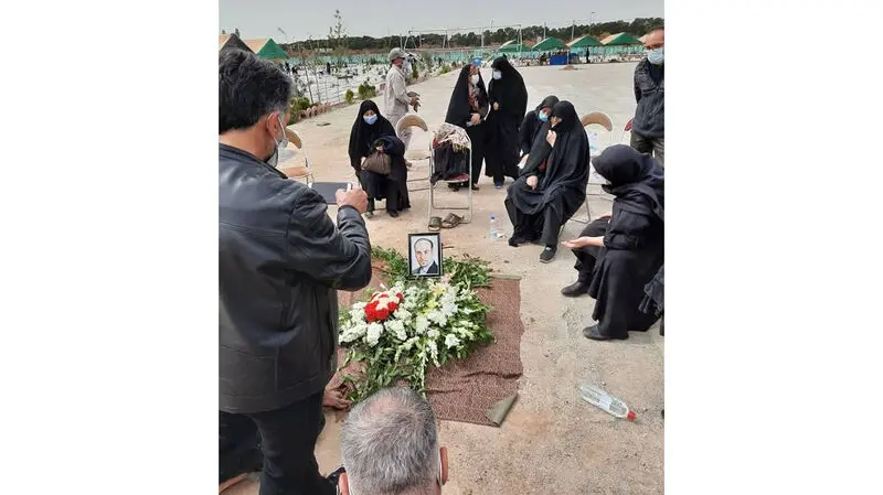 فرهاد اسفندیاری 