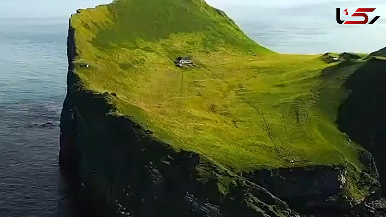 این جزیره فقط یک خانه دارد + فیلم