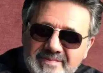 دانلود آواز باشکوه معین / آهنگ سفید مثل برفه / دنیا رو می خواستی برام + متن