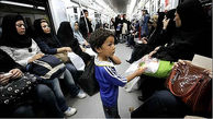 عکس پربازدید از یک کودک کارِ ساکن مترو
