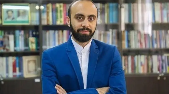 
خدمت یا خیانت به کارگر؟
