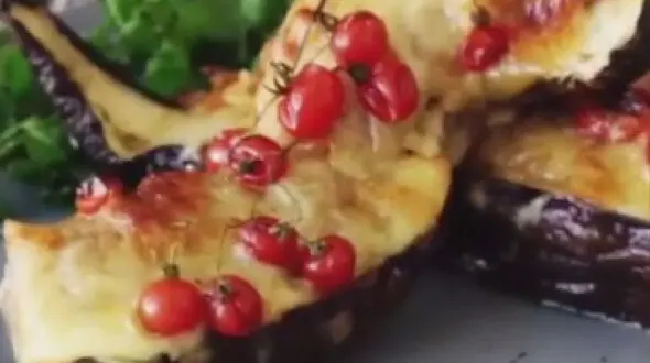 طرز تهیه بادمجان شکم پر+فیلم
