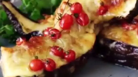 طرز تهیه بادمجان شکم پر+فیلم