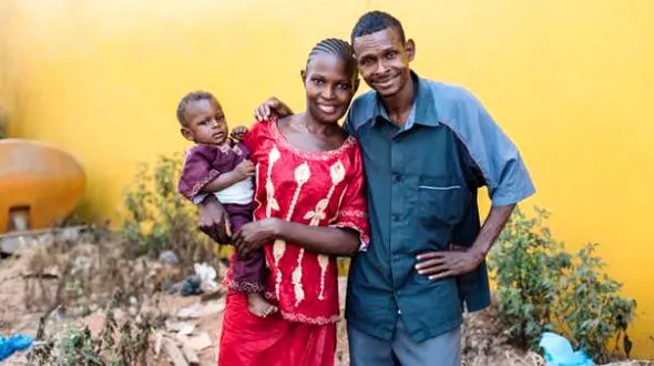 اولین خنده زن 27 ساله پس از 20 سال + عکس