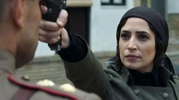 دیالوگ برتر نگار جواهریان: من دلم نمیخواد بچم زیر دست اجنبی بزرگ بشه، زن ها هم همراه مردا باید بجنگن + سکانسی که وایرال شد