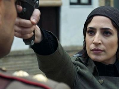 دیالوگ برتر نگار جواهریان: من دلم نمیخواد بچم زیر دست اجنبی بزرگ بشه، زن ها هم همراه مردا باید بجنگن + سکانسی که وایرال شد