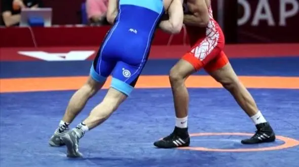 ببینید | قهرمانان کشتی مدال‌هایشان را به موزه آستان قدس رضوی اهدا کردند