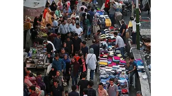 به نام مامور شهرداری، کف خیابان ها را به دستفروشان کرایه می دهند/ پاسخ شهرداری تهران