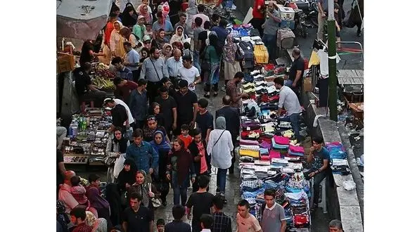 به نام مامور شهرداری، کف خیابان ها را به دستفروشان کرایه می دهند/ پاسخ شهرداری تهران