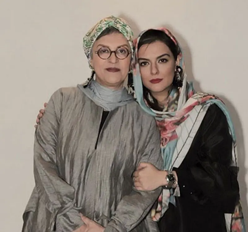 دنیا مدنی 