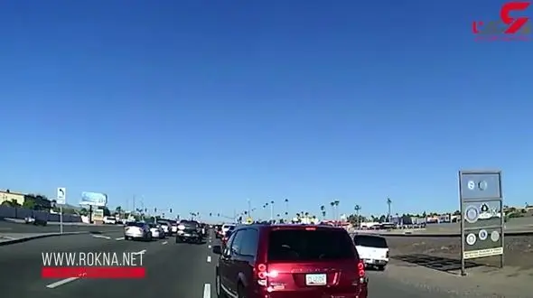 لحظه تصادف شدید  با 3 خودرو هنگام پیامک زدن + فیلم