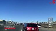 لحظه تصادف شدید  با 3 خودرو هنگام پیامک زدن + فیلم