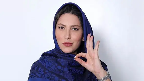 عجیب ترین رنگ چهره فریبا نادری با روسری پلنگی اش ! + عکس  شیک بازی خانم بازیگر 