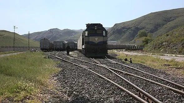 مبارزه جدی با قاچاق مواد مخدر در حریم خطوط ریلی ادامه دارد