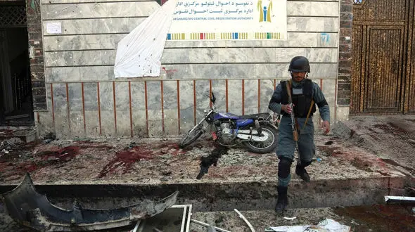 حمله انتحاری در افغانستان بیش از 50 کشته داد +تصاویر