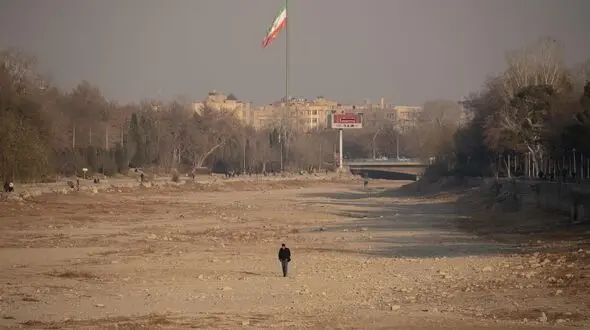 بحران آب و موقعیت قرمز فقر غذایی و بهداشتی در ایران / دولتمردان، کارشناسان و فعالان رسانه‌ای را به استیصال رسانده‌اند 