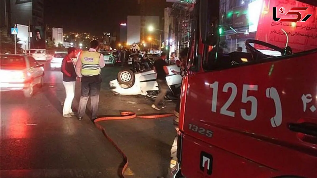 پژو ۲۰۶ ماهرانه در نیاوران واژگون شد+تصاویر