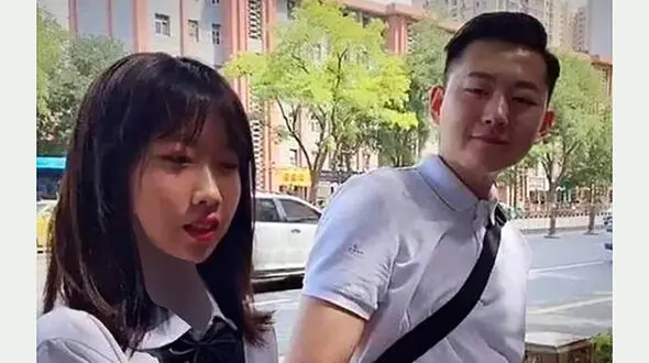 عجیب اما واقعی /  عروسی دختر 15 ساله با پدر خیلی جوانش ! / دختر جوان چه پاسخی به مردم داد ؟! + عکس های عاشقانه شوک آور در جهان !