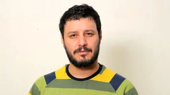 جواد عزتی بازیگر سرشناس ایران عزادار شد