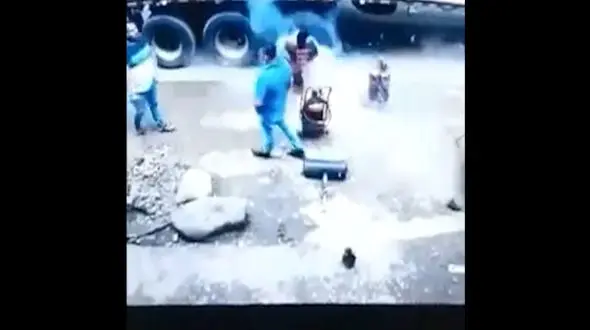 فیلم انفجار لاستیک و مرگ دردناک یک مرد 