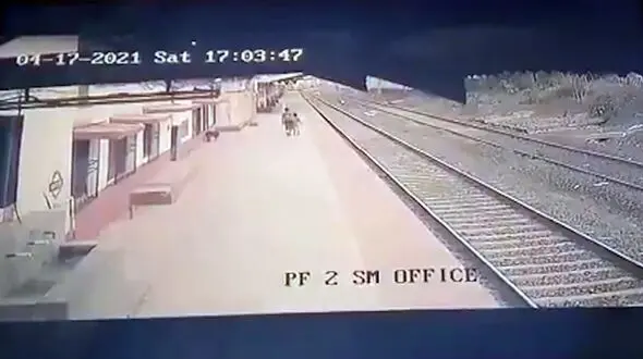 اقدام شجاعانه  در نجات جان یک بچه + فیلم
