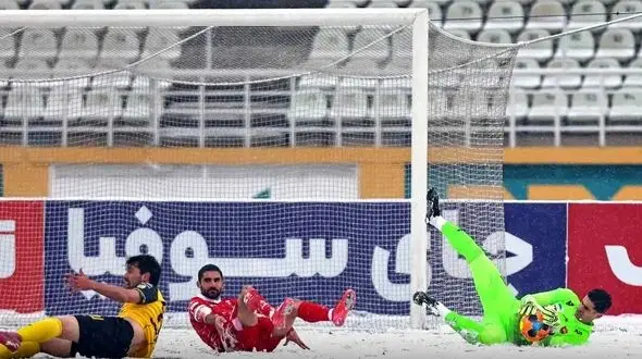 لغزش لحظه‌آخری پیام علیه رکورد ویژه در ال کلاسیکو/ فرزین مدعی جدید دستکش طلایی